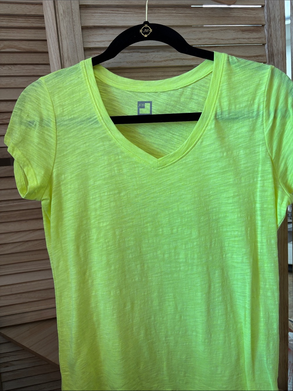 jcpenney Neon Yellow V-Neck Short Sleeve Burnout Tee Petite Medium
